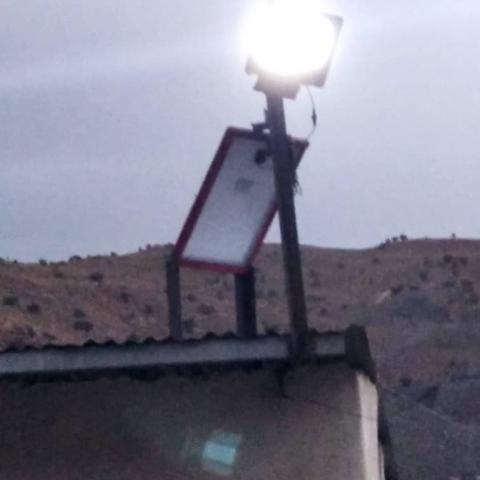 پروژکتور خورشیدی